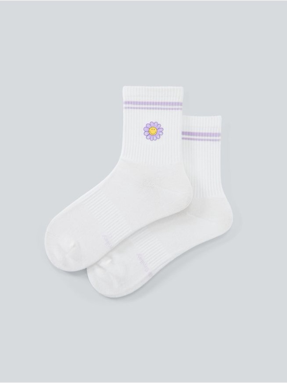 HALARA White Athletic Crew Socks with Lavender Daisy Smiley Accent